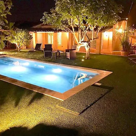 Avec Piscine Dans Le Centre فيلة *